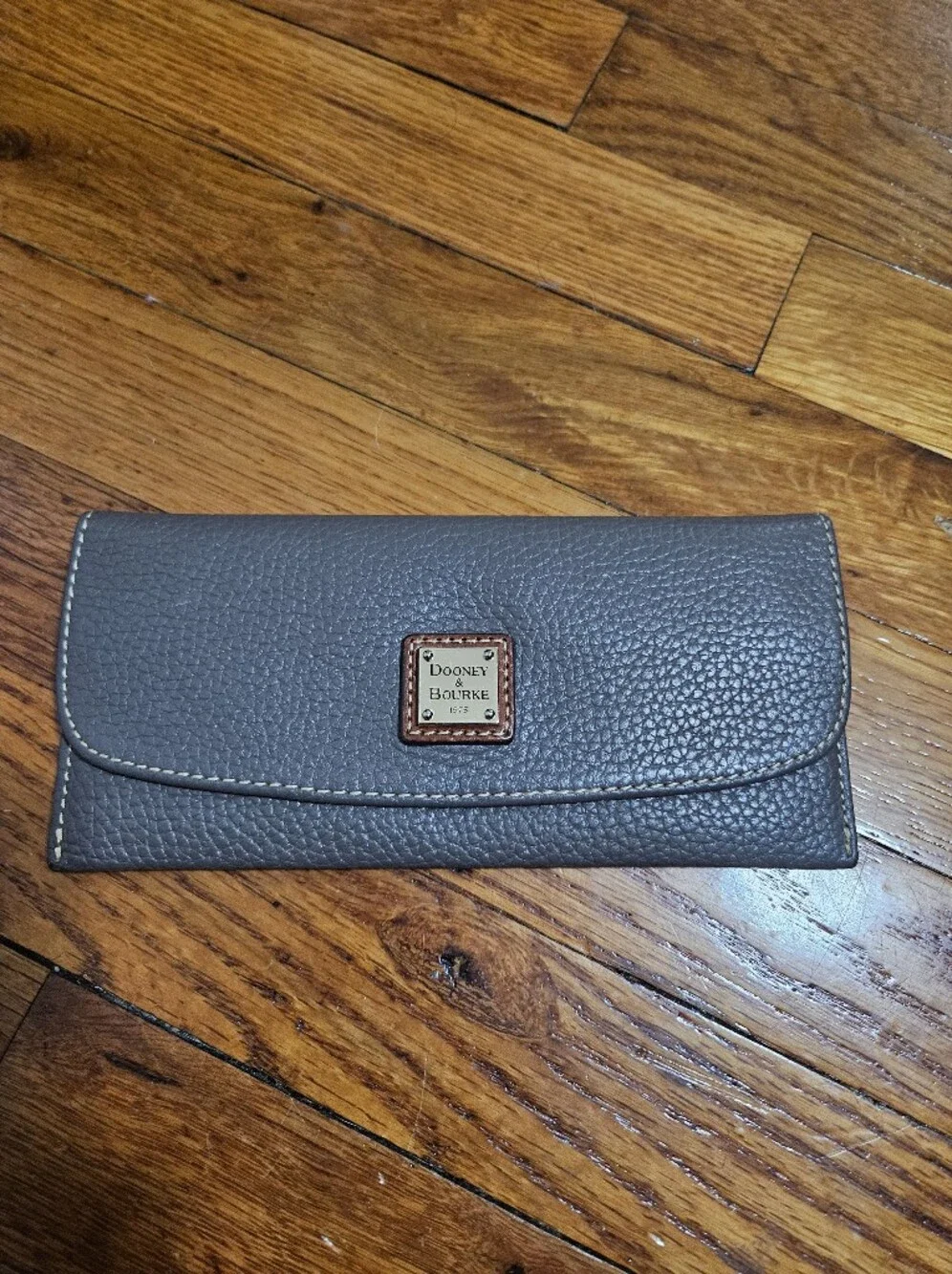 Dooney & Bourke Pebbled Leather Continental Wallet in Gray